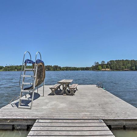 House With Dock And Slide Situated On Lake Sinclair! Sparta 外观 照片