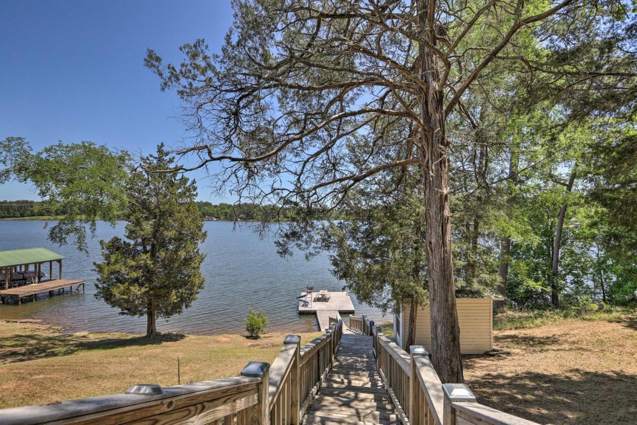 House With Dock And Slide Situated On Lake Sinclair! Sparta 外观 照片