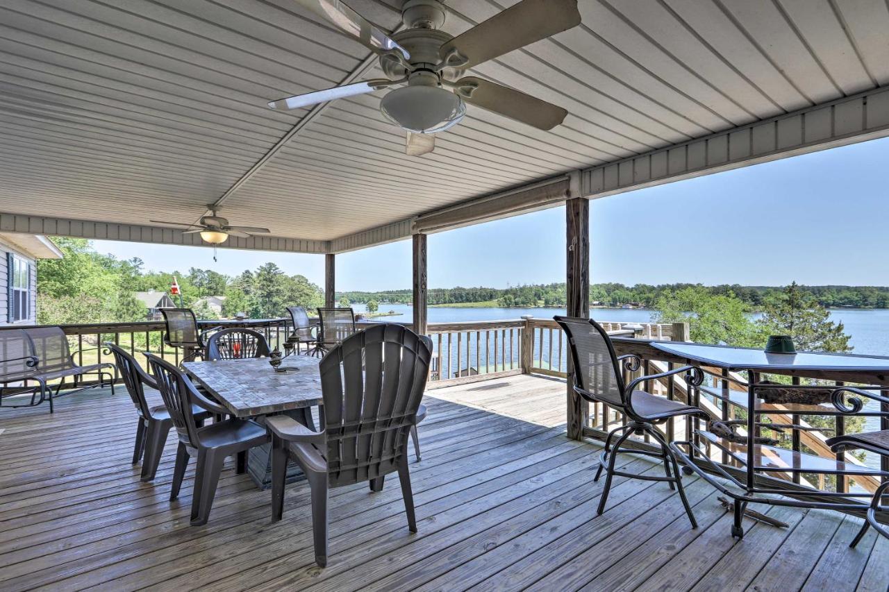 House With Dock And Slide Situated On Lake Sinclair! Sparta 外观 照片