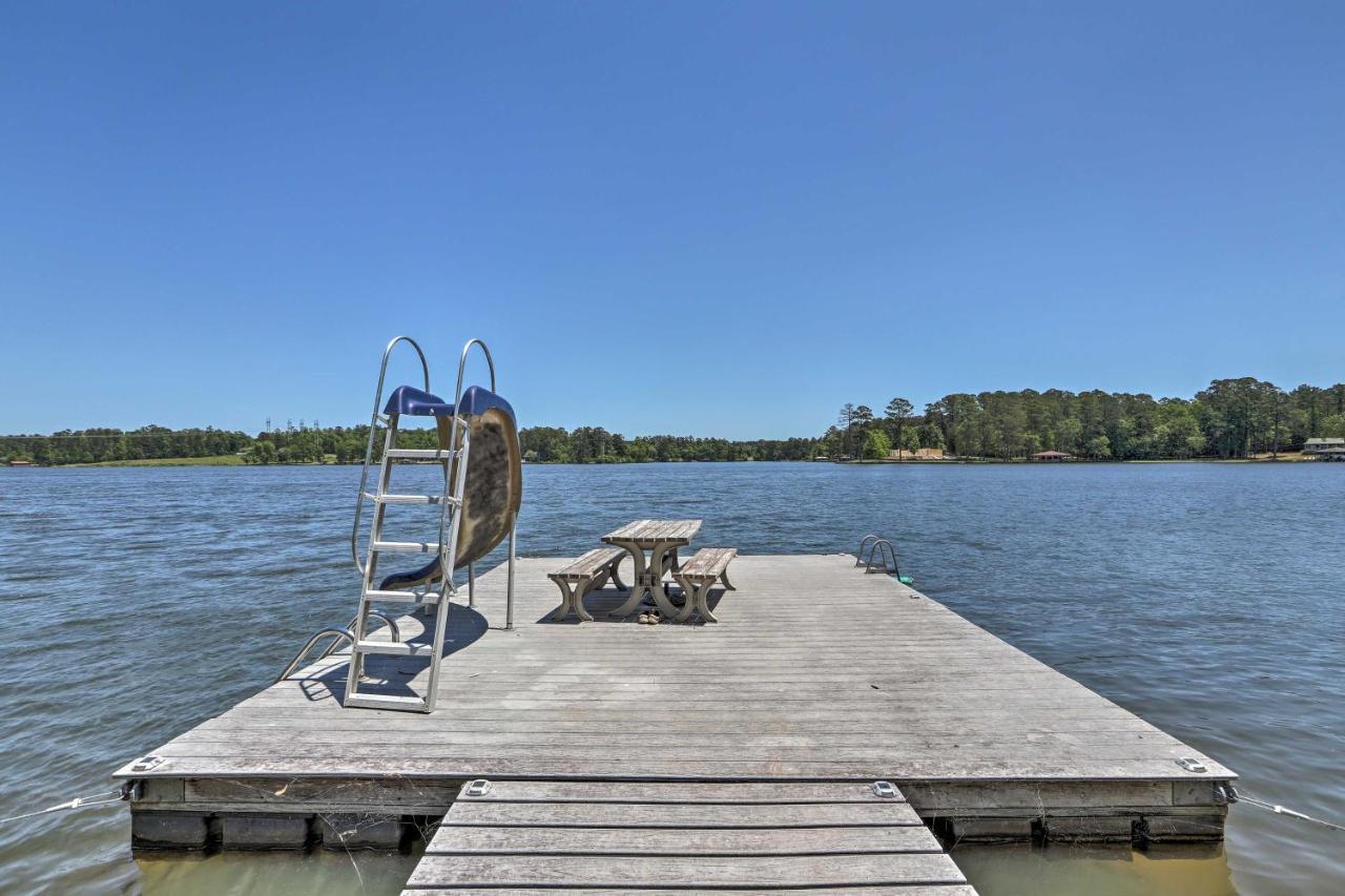 House With Dock And Slide Situated On Lake Sinclair! Sparta 外观 照片