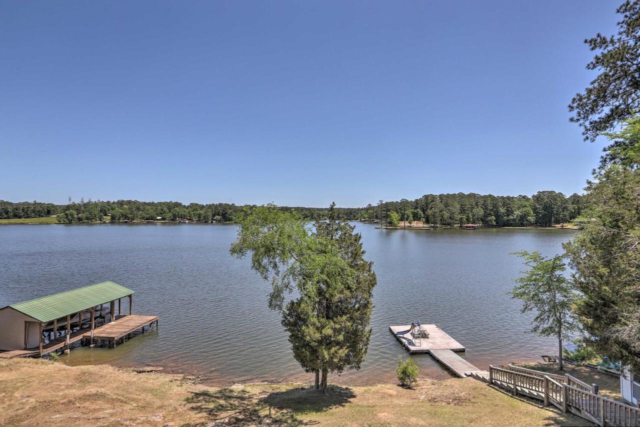 House With Dock And Slide Situated On Lake Sinclair! Sparta 外观 照片