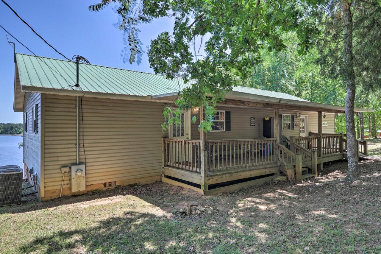 House With Dock And Slide Situated On Lake Sinclair! Sparta 外观 照片